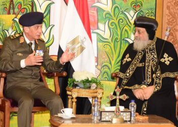 الفريق أول محمد زكى القائد العام للقوات المسلحة وزير الدفاع والإنتاج الحربى يهنئ البابا تواضروس الثانى بمناسبة عيد الميلاد المجيد