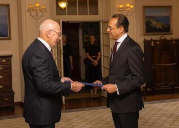 سفير مصر لدى أستراليا يقدم أوراق اعتماده للحاكم العام الأسترالي