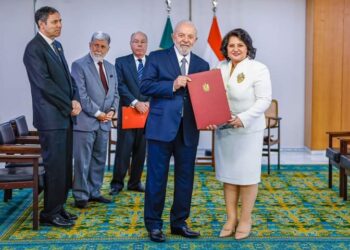 سفيرة مصر لدى البرازيل تقدم أوراق اعتمادها لرئيس جمهورية البرازيل الإتحادية