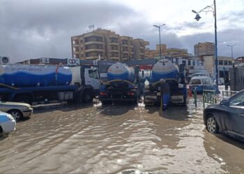 تعطل حركة السير بسبب سوء الأحوال الجوية بمطروح