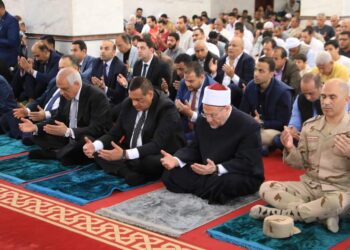 وزير التنمية المحلية ومحافظ الجيزة ومفتى الجمهورية يفتتحون “مسجد الروضة” بحدائق الأهرام