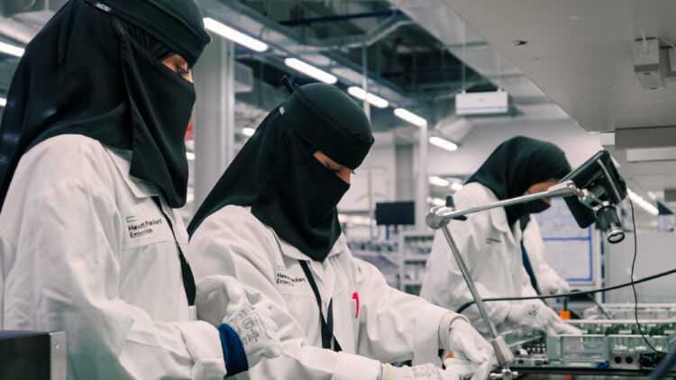 أتش بي إي تخصص استثمارات بإضافة خطوط إنتاج جديدة في المملكة العربية السعودية 1 أتش بي إي   تخصص استثمارات بإضافة خطوط إنتاج جديدة  في المملكة العربية السعودية