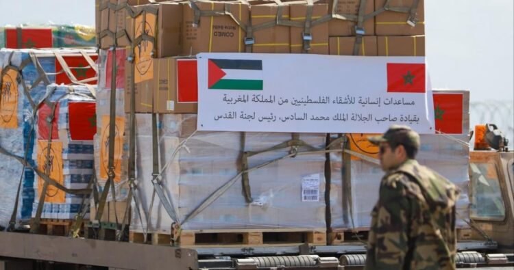 الملك محمد السادس ملك المغرب يرسل مساعدات إنسانية لدعم أهالينا في القدس وغزة في الشهر الكريم