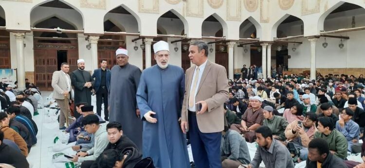 مقارئ وملتقيات وإفطار جماعي.. حصاد الجامع الأزهر في الأسبوع الثاني من رمضان 1 مقارئ وملتقيات وإفطار جماعي.. حصاد الجامع الأزهر في الأسبوع الثاني من رمضان