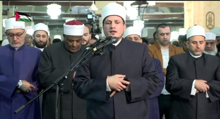 برواية حفص وقالون وبن وردان وورش.. آلاف المصلين من مختلف الجنسيات يشهدون صلاتي العشاء والتراويح بالجامع الأزهر