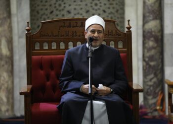 درس التراويح بالجامع الأزهرالعشر الأواخر فيها الخير كله وهي فرصة لمن فرّط وقصر