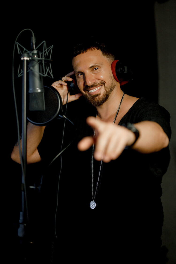 عزيز عبدو يختار أغنية من اللون المصري للشاعر أدهم معتز والملحن تيام علي 1 عزيز عبدو يختار أغنية من اللون المصري للشاعر أدهم معتز والملحن تيام علي