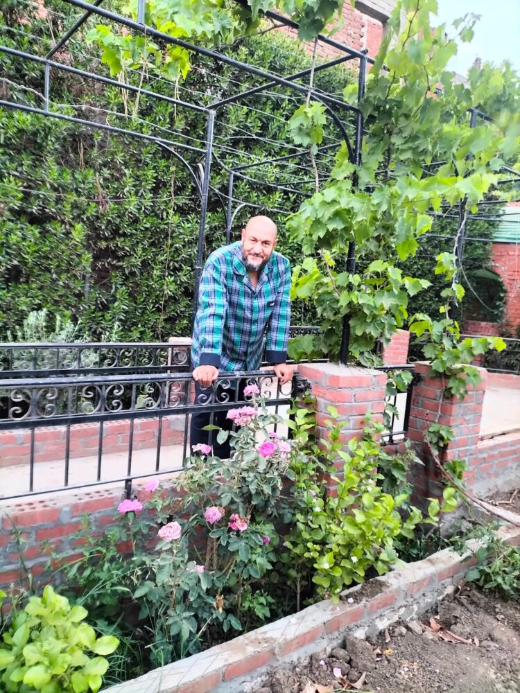 محمود الشاذلى يكتب : فليكن كل منا متنفسا للآخر لعل ذلك يجعلنا نتجاوز منعطفات الحياه .