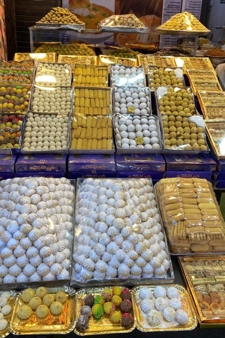” الكيلو ب١٠٠جنيه ” تعرف على أسعار الكحك والبسكوت فى مطروح