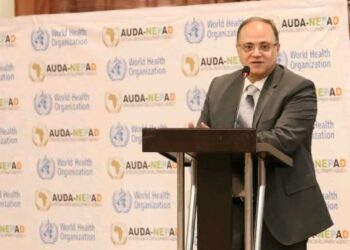 رئيس هيئة الدواء المصرية يلتقي عدداً من مسئولي الهيئات والجهات المناظرة بدول الإقليم