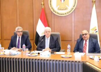 وزير التعليم العالي يرأس اجتماع المجلس الأعلى للمستشفيات الجامعية