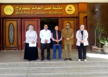 وكيل التعليم بمطروح يتابع إنطلاق المراجعة النهائية لطلاب الشهادتين الإعدادية والثانوية وسط حضور حاشد للطلاب