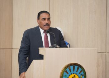 محافظ مطروح يلتقى متطوعى وزارة الشباب والرياضة YlY