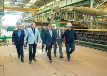 “وزير الدولة للإنتاج الحربي” يتفقد خطوط الإنتاج بشركة أبو زعبل للصناعات الهندسية