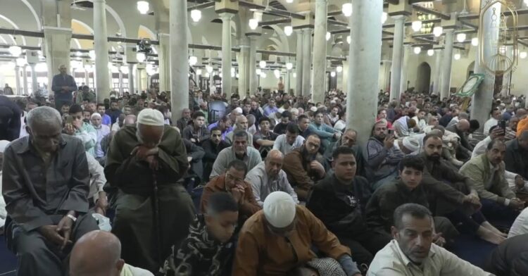 الدكتور حسن الصغير خطيب الجامع الأزهر:على المسلمين أن يشكروا الله على نعمة تيسير الطاعة 1 الدكتور حسن الصغير خطيب الجامع الأزهر:على المسلمين أن يشكروا الله على نعمة تيسير الطاعة