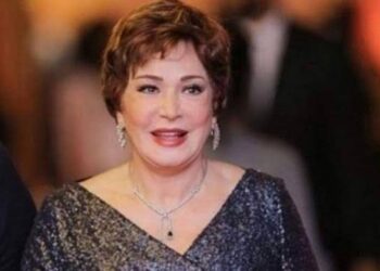 لبلبة تتبرع بفستان فيلمها “الشيطانة التي أحبتني” لصالح مؤسسة خيرية
