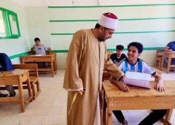 إنطلاق أول امتحانات النقل للصف الأول والثانى الثانوى الأزهرى بمواد الفقه والتاريخ والكيمياء