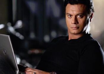 القبض على الفنان عباس أبو الحسن بعد اصطدام سيارته بسيدتين في الشيخ زايد