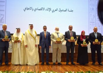 كأفضل مشروع تنموي لعام  نائب وزير الإسكان يتسلم جائزة عبداللطيف الحمد التنموية عن مشروع إنشاء منظومة مياه مصرف بحر البقر