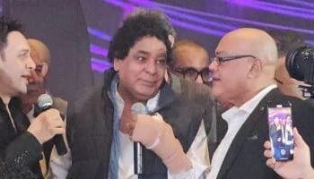 محمد منير وحميد الشاعرى ودياب ومحمد محيى فى حفل زفاف إبنة مصطفى كامل