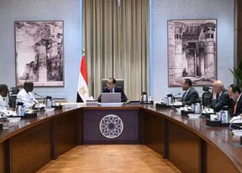 رئيس الوزراء يلتقي وزير الإدارة العامة والشئون السياسية بدولة سيراليون والوفد المرافق له