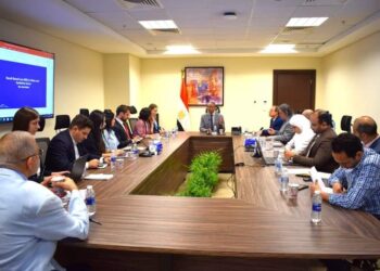 وزير الإسكان يتابع موقف تنفيذ مشروعات مياه الشرب والصرف الصحي الجاري تنفيذها بالتعاون مع بنك الإستثمار الأوروبي