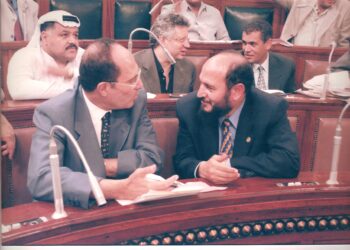 محمود الشاذلى يكتب : معالى المحافظ إنتبه .. شارع عمرزعفان يتعرض لكارثه حقيقيه .