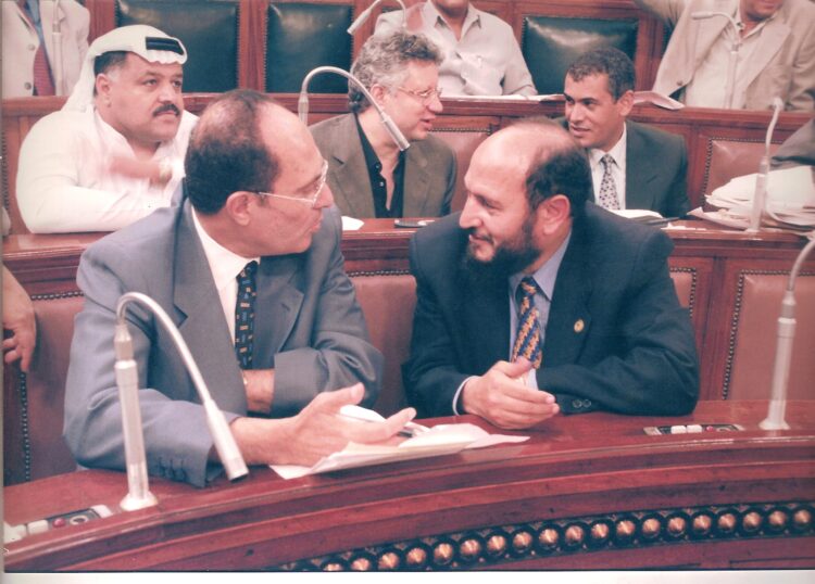 محمود الشاذلى يكتب : معالى المحافظ إنتبه .. شارع عمرزعفان يتعرض لكارثه حقيقيه .