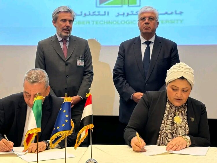 وزير التعليم العالي والسفير الإيطالي بالقاهرة يشهدان توقيع مذكرتي تفاهم بين جامعتين تكنولوجيتين وكُبرى المعاهد التقنية الإيطالية. 1 وزير التعليم العالي والسفير الإيطالي بالقاهرة يشهدان توقيع مذكرتي تفاهم بين جامعتين تكنولوجيتين وكُبرى المعاهد التقنية الإيطالية.