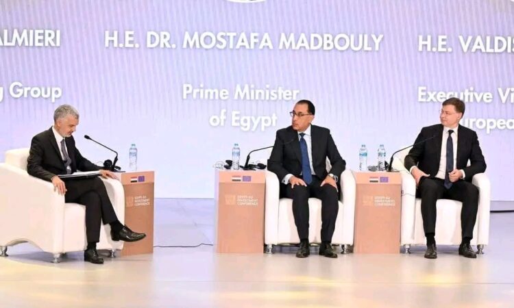 رئيس هيئة الدواء يلتقي بوفود ثلاث شركات عالمية في مجال صناعة الدواء والرعاية الصحية. 1 رئيس هيئة الدواء يلتقي بوفود ثلاث شركات عالمية في مجال صناعة الدواء والرعاية الصحية.