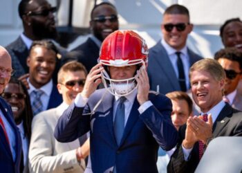 علامات التقدم في السن تظهر على بايدن في الإجتماعات الخاصة مع قادة الكونغرس