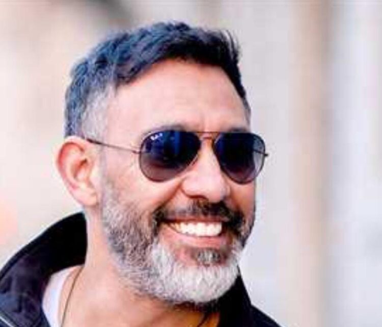 عمرو مصطفى يُعلن توقف طرح أعماله الغنائية في الأعياد 1 عمرو مصطفى يُعلن توقف طرح أعماله الغنائية في الأعياد