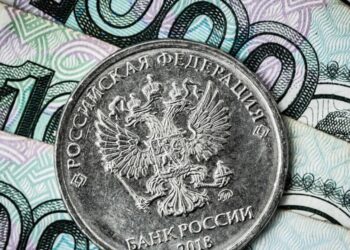 المركزي الروسي يعلن سعر صرف الروبل أمام الدولار واليورو