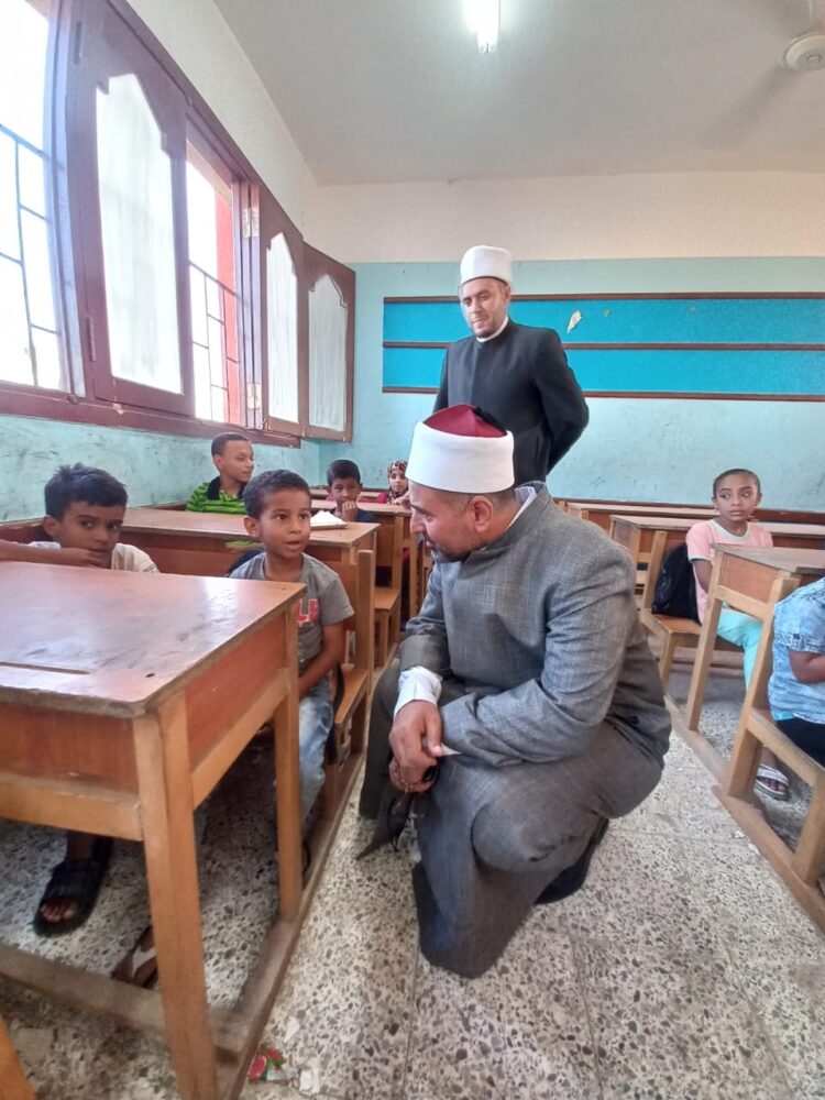 من الأقصر.. مدير الجامع الأزهر يتفقد سير اختبارات رواق العلوم الشرعية والعربية 1 من الأقصر.. مدير الجامع الأزهر يتفقد سير اختبارات رواق العلوم الشرعية والعربية