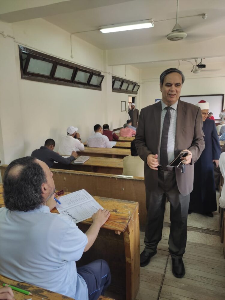 لليوم الرابع على التوالي.. المشرف على أروقة الأزهر يتفقد اختبارات العلوم الشرعية والعربية ويؤكد على منهجية الأزهر في نشر العلم 1 لليوم الرابع على التوالي.. المشرف على أروقة الأزهر يتفقد اختبارات العلوم الشرعية والعربية ويؤكد على منهجية الأزهر في نشر العلم
