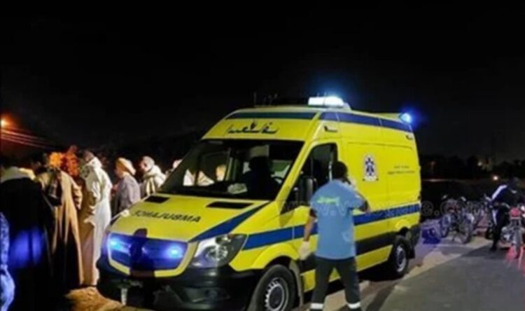 إنقلاب ميكروباص بالمعازيم بترعة في إسنا جنوب الأقصر ووقوع مصابين ووفيات . 1 إنقلاب ميكروباص بالمعازيم بترعة في إسنا جنوب الأقصر ووقوع مصابين ووفيات .