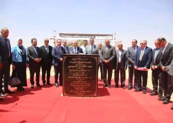 محافظ الجيزة ورئيس جامعة القاهرة يضعان حجر الأساس لإنشاء جامعة القاهرة الاهلية بمدينة ٦ أكتوبر الجديدة بحضور نائب رئيس هيئة المجتمعات العمرانية الجديدة