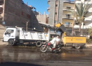 محافظ كفرالشيخ: متابعة حركة النقل وتطهير شبكات الصرف الصحي ورفع 1475 طنًا من القمامة في حملات النظافة  بمدن ومراكز المحافظة