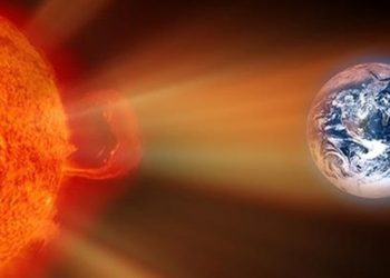 علماء يرصدون انفجارات شمسية ضخمة.. هل تتسبب في قطع الاتصالات؟