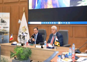 بحضور السفير الفرنسي وعدد من رؤساء الجامعات المصرية.