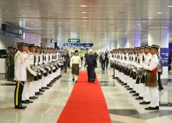 استجابة لدعوة رئيس الوزراء الماليزي … شيخ الأزهر يصل ماليزيا في مستهل جولته الخارجية لجنوب شرق آسيا.