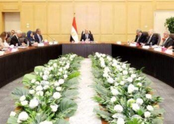 وزير النقل والصناعة يعقد لقاءً موسعاً مع قيادات وزارة الصناعة لتحديد مستهدفات المرحلة المقبلة.