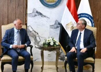 استقبل وزير البترول والثروة المعدنية وفداً رفيع المستوى من المسئولين بشركة إينى الإيطالية.
