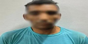 القبض على المتهم بنشر عبارات مسيئة على شاشة إعلانية في شارع فيصل..