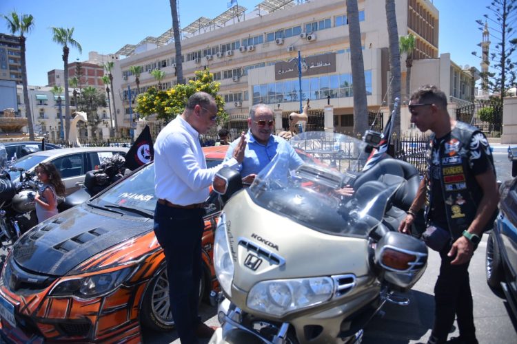 محافظ مطروح يرحب بإستقبال المحافظة لعدد من الفعاليات التى تهدف لتنشيط السياحة بالمحافظة. 1 محافظ مطروح يرحب بإستقبال المحافظة لعدد من الفعاليات التى تهدف لتنشيط السياحة بالمحافظة.