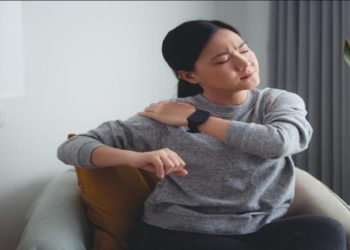 السر الكامن وراء الإرهاق العضلي المرتبط بـ”كوفيد طويل الأمد”