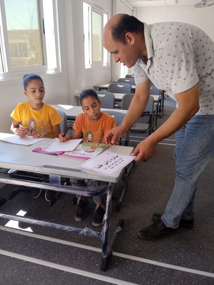 إنطلاق مبادرة "زدني علماً" لتحسين مستوي طلاب التعليم الأساسي في القراءة والكتابة بالإدارات التعليمية المختلفة بمحافظة مطروح 1 إنطلاق مبادرة “زدني علماً” لتحسين مستوي طلاب التعليم الأساسي في القراءة والكتابة بالإدارات التعليمية المختلفة بمحافظة مطروح