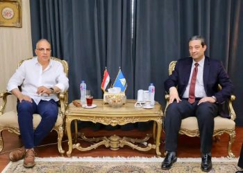 محافظ دمياط يستقبل وزير الموارد المائية والرى فى مستهل زيارته للمحافظة .