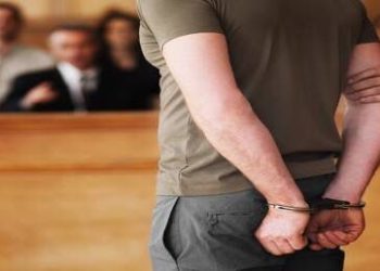 الإمارات تحيل مجموعة بنغاليين للمحاكمة بعد  تظاهرهم ضد حكومة بلادهم.