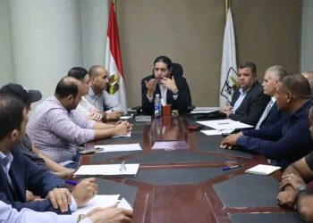 ضمن توجيهات محافظ بني سويف: نائب المحافظ ” بلال حبش ” يعقد اجتماعاً لمتابعة مستجدات وسير الأعمال  بمشروع  تطوير سوق الدهشوري